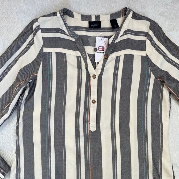 Daytrip from Buckle Henley Long Sleeve Striped Long Shirt - Picture 5 of 15